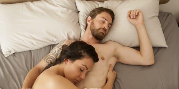 Dormir nu torna a vida a dois muito melhor Dormir nu torna a vida a dois muito melhor