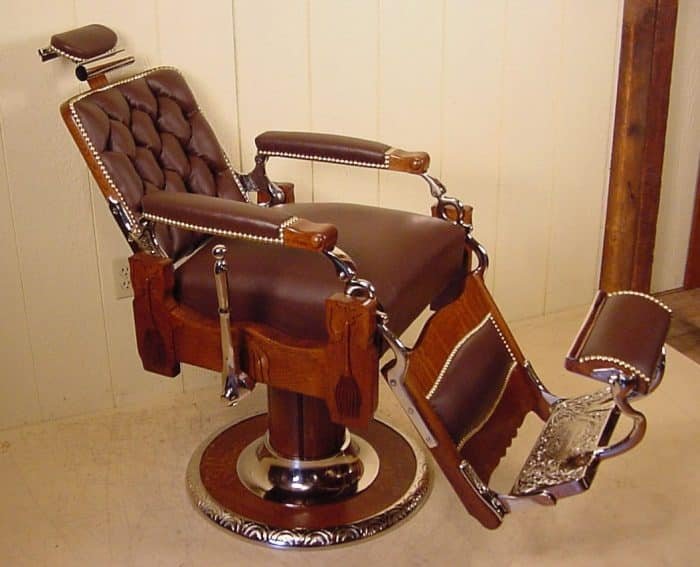 A Cadeira de Barbeiro Koken é uma das antigas