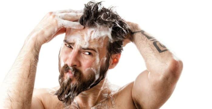 Secar a Barba após o banho é uma tarefa obrigatória para qualquer barbudo