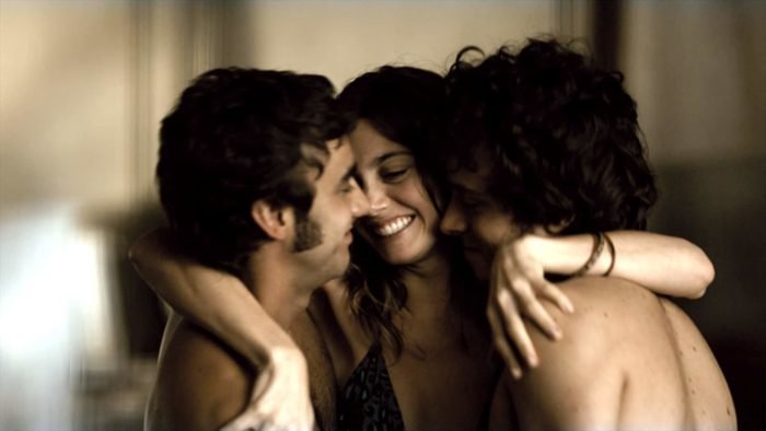 O Ménage à trois pode ser algo muito bom, mas tem que ter cuidado ao falar O Ménage à trois pode ser algo muito bom, mas tem que ter cuidado ao falar