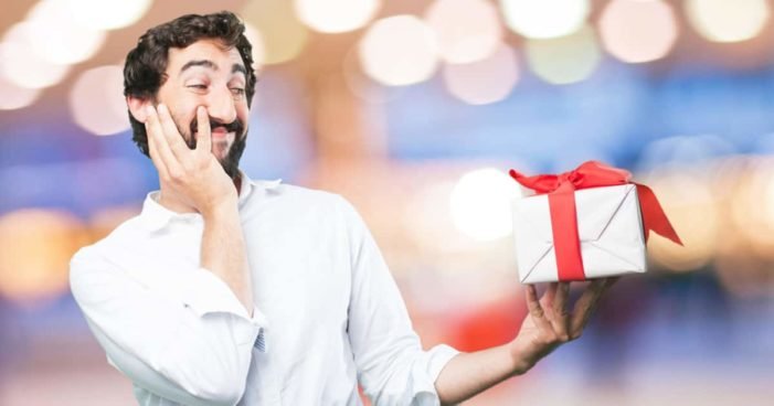 Dar Presentes para homens de 40 anos pode ser um desafio apenas se você não souber o perfil do cara