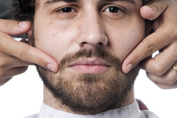 Outro dos fatos sobre barba conhecidos é o tempo que de fato você gasta cuidando dos pelos faciais