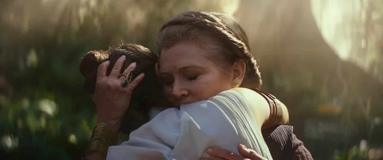 General Leia Organa (Carrie Fisher) e Rey (Daisy Ridley) em STAR WARS:  THE RISE OF SKYWALKER