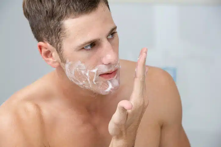 Enquanto ela cresce, use os produtos corretamente Barba no Escritório