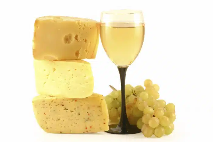 Vinho branco com queijo