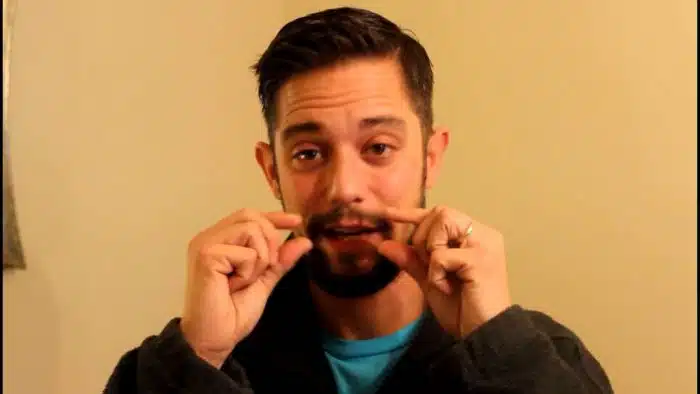 Mantenha Penteada sua barba Desigual