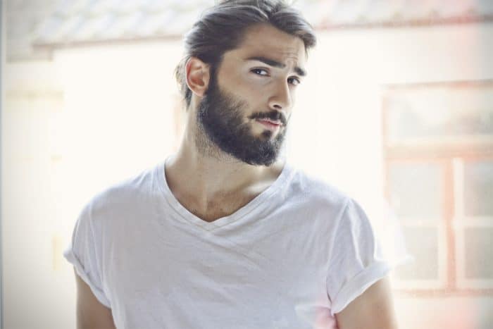 Umas dicas rápidas e extras para você evitar uma barba seca ou ressecada