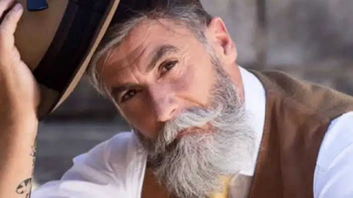 A vantagem de ser um velho novo Philippe Dumas