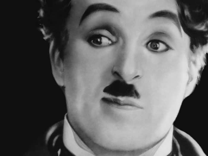 bigodes estilo Charles Chaplin
