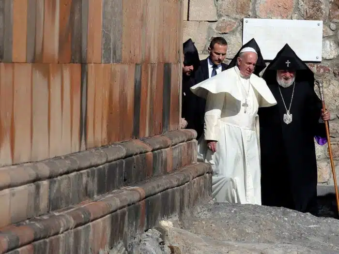 A Igreja Católica como é hoje, sem barba. A Igreja Católica como é hoje, sem barba.