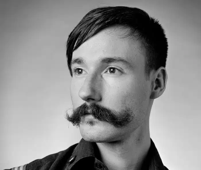 Você sabia que os bigodes foram os únicos bigodes aceitos em empresas no começo dos século XX?