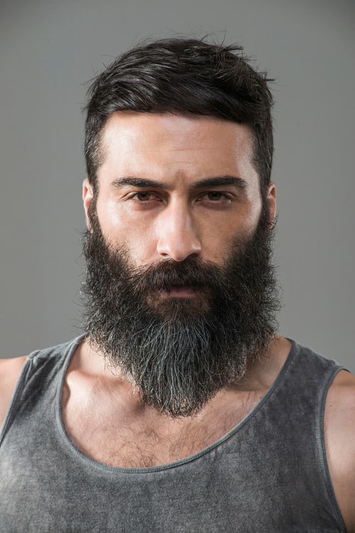 A barba "descuidada", ou "rural", também é popular entre os hipsters