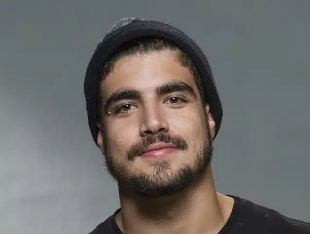 Caio Castro com barba