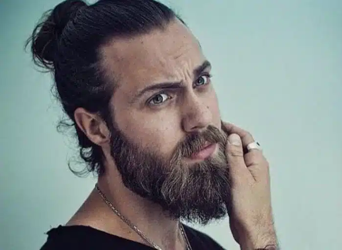 O barbudo de sucesso já ficou insatisfeito com seu visual mais de uma vez O barbudo de sucesso já ficou insatisfeito com seu visual mais de uma vez