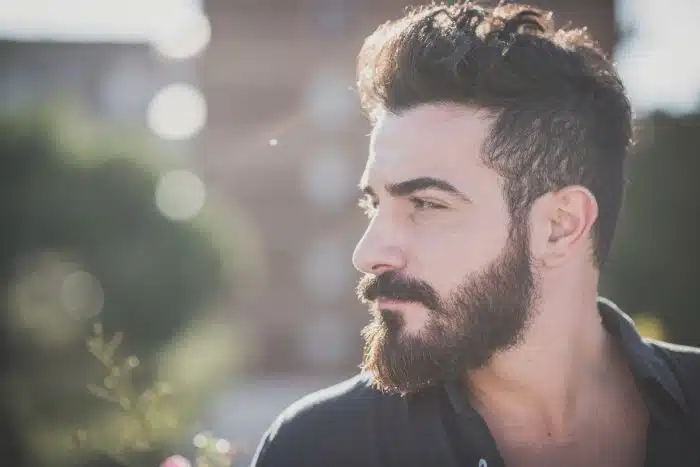 O barbudo de sucesso não fica nervoso por esperar nunca O barbudo de sucesso não fica nervoso por esperar nunca
