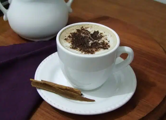 Claro que entre as opções de café diferenciados não poderia faltar o cappuccino