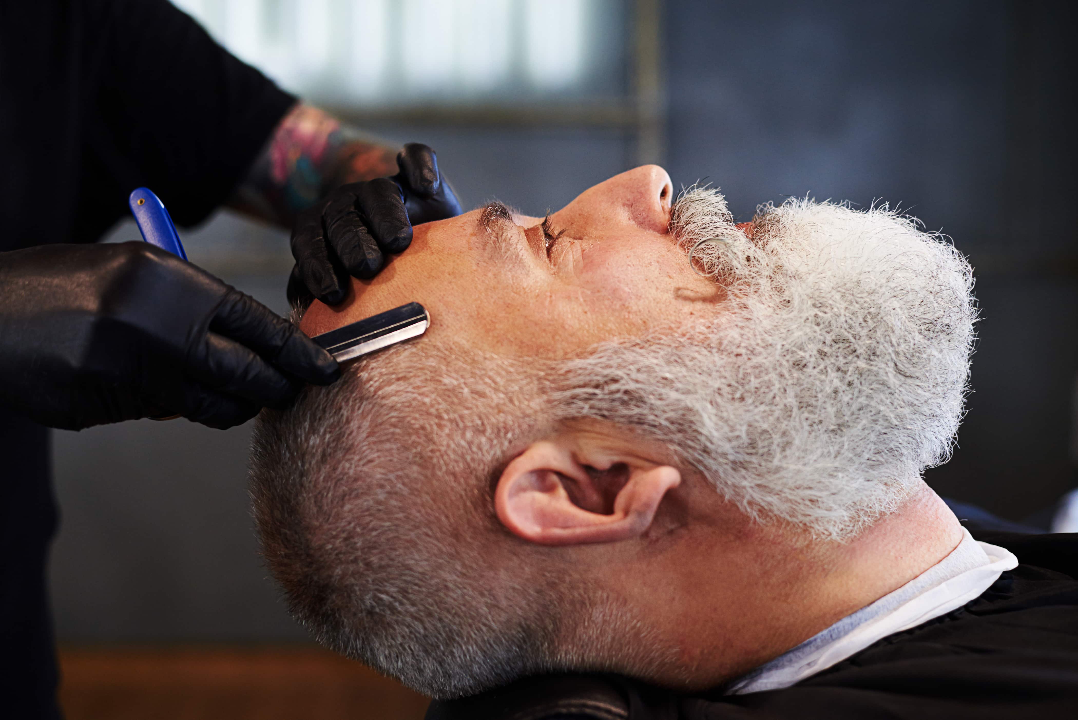 Old Man Logan e as dicas para o cuidado com a barba grisalha
