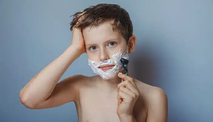 Uma das Mentiras sobre barba mais conhecidas é raspá-la achando que vai crescer bem depois