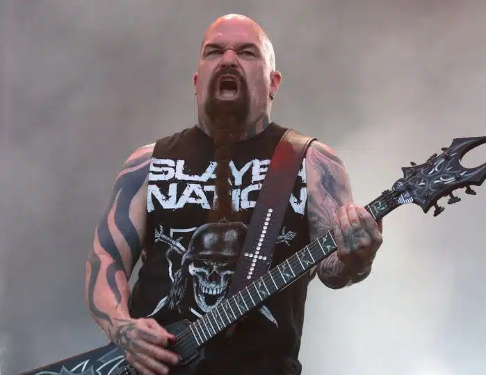 Kerry King é um daqueles Homens Carecas que não fazem mais do que o necessário para mostrar o estilo Kerry King é um daqueles Homens Carecas que não fazem mais do que o necessário para mostrar o estilo