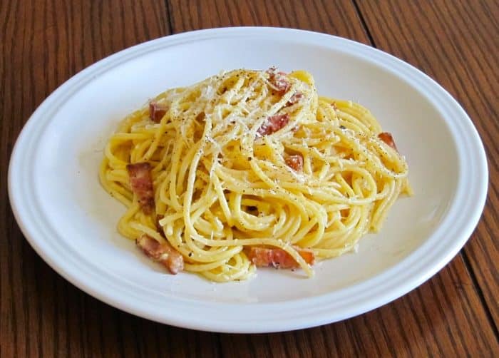O Spaghetti alla Carbonara é uma boa ideia de Jantar Romântico