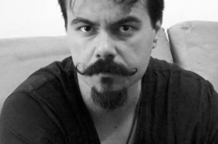 Affonso Solano é um dos jovens Nerds Barbudos do dia da toalha da beard