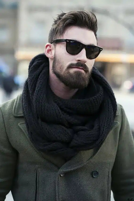 Explore as opções clássicas do cachecol masculino
