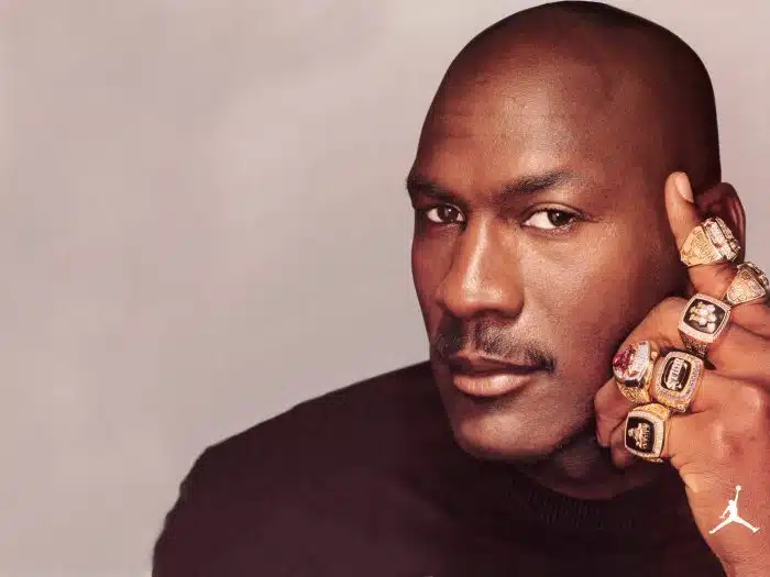 Michael Jordan foi outro dos Homens Carecas mais clássicos Michael Jordan foi outro dos Homens Carecas mais clássicos