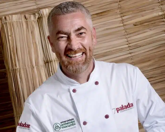 Alex Atala é um chef de cozinha com barba que não esquenta com a presença dos pelos faciais