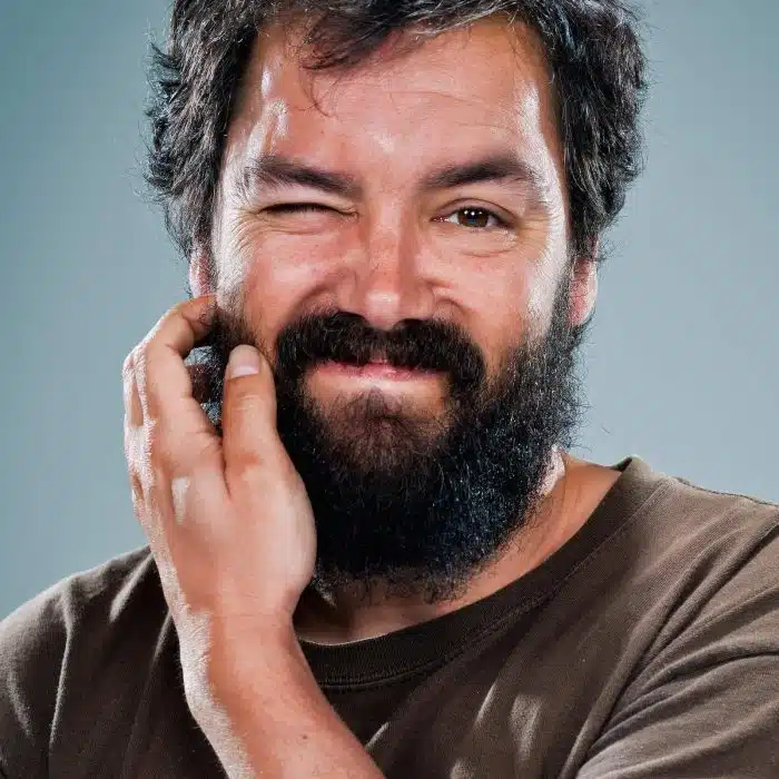 Deixar a barba crescer é melhor do que uma Fake Beard Deixar a barba crescer é melhor do que uma Fake Beard