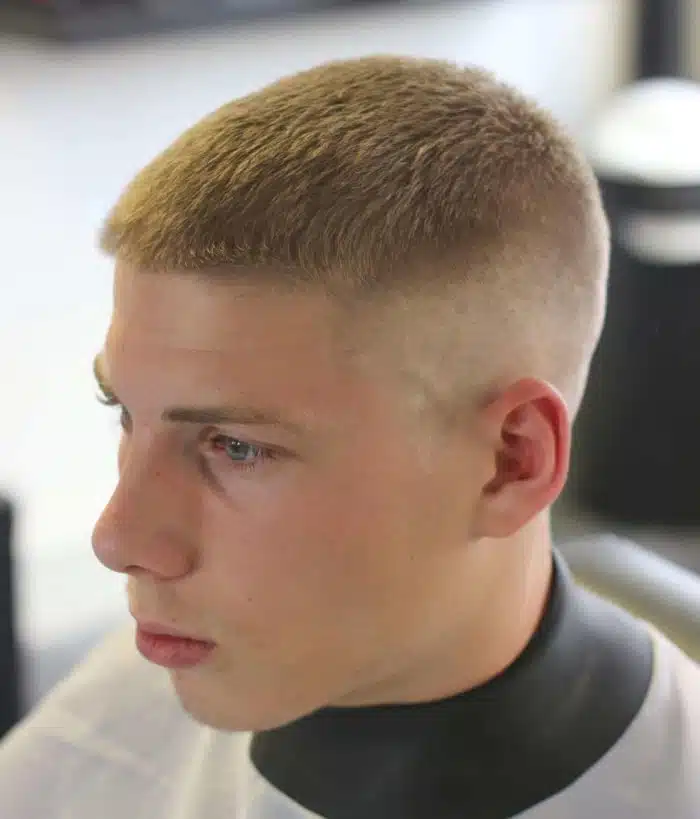 O Caesar continua bem intenso como Tendências para o Cabelo Masculino 2018 para os undercuts