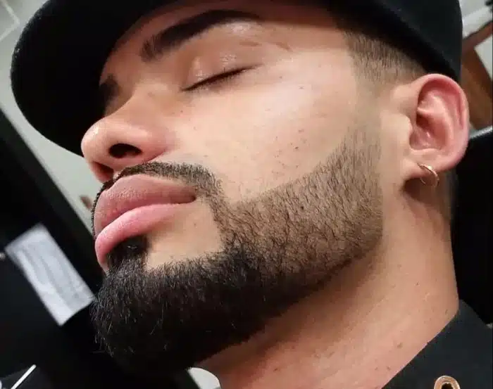Exemplo estiloso de Barba degradê Exemplo estiloso de Barba degradê