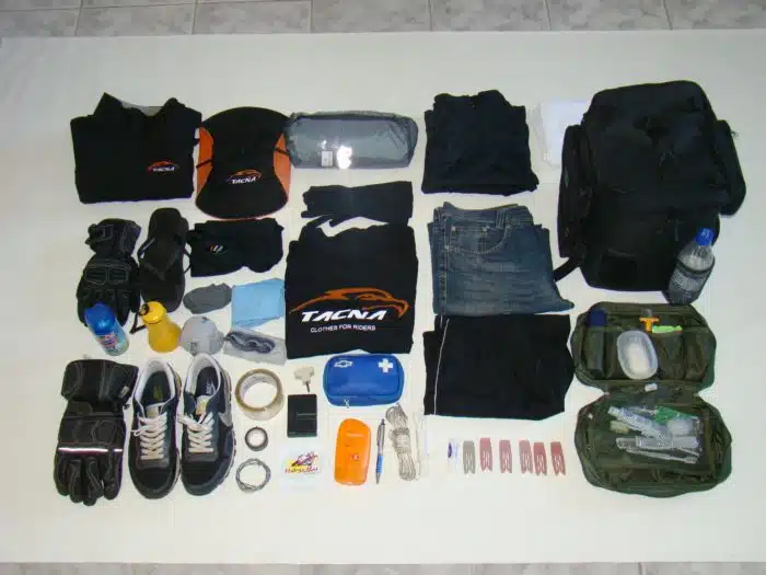 E claro, não se deve esquecer das roupas no Kit de Viagem 