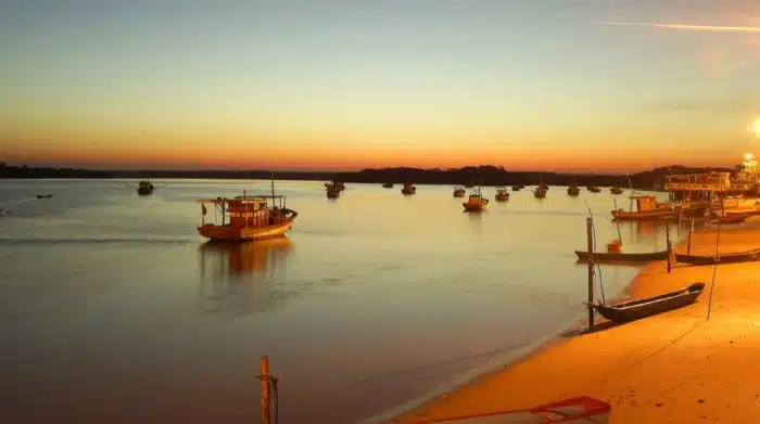Conceição da Barra tem umas Praias Brasileiras bem curiosas no Espírito Santo Conceição da Barra tem umas Praias Brasileiras bem curiosas no Espírito Santo