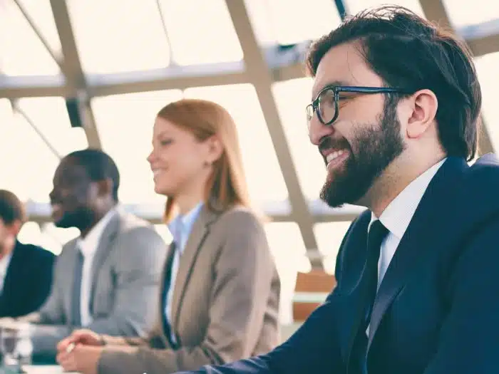 Para reuniões rotineiras, saber Como deixar sua barba impecável ajuda muito na confiança Para reuniões rotineiras, saber Como deixar sua barba impecável ajuda muito na confiança