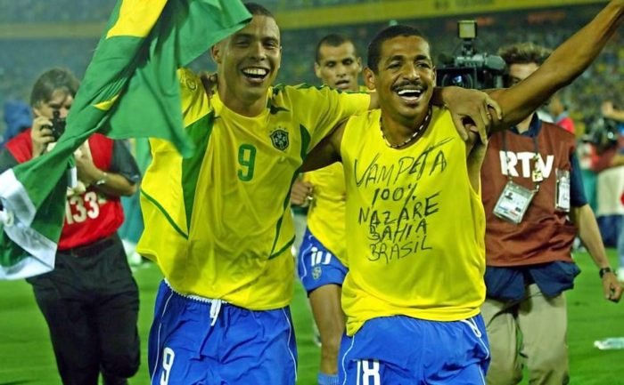 Vampeta é uma lenda incrível da Seleção Brasileira