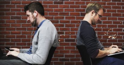 Dor na coluna? Melhore a postura corporal em 4 passos simples!