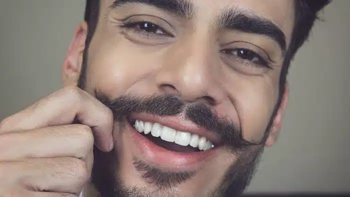 Você pode Mudar o estilo da barba através do bigode, por exemplo