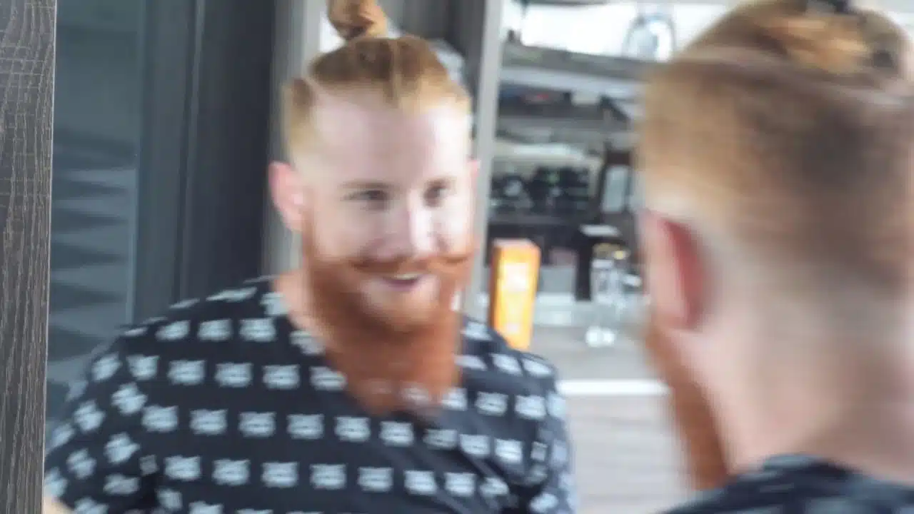 Alessandro Barba Ruiva tem um dos Canais do Youtube sobre barbas mais extrovertidos