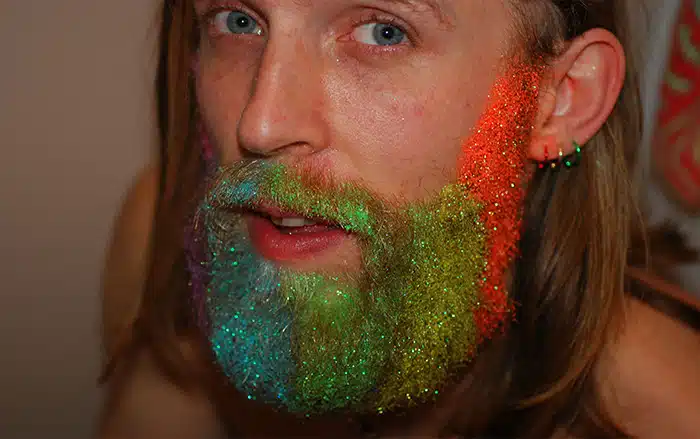 barba colorida com cabelo combina