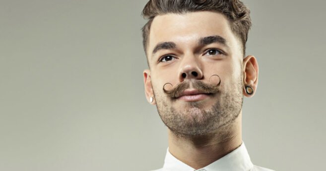 Aprendendo a fazer um bigode fininho em 5 passos!
