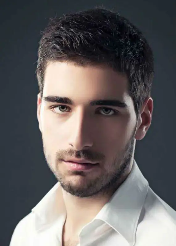Corte de cabelo masculino com volume lateral