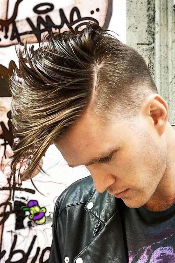Undercut com topo longo jogado para o lado sobre a lateral raspada, estilo despojado